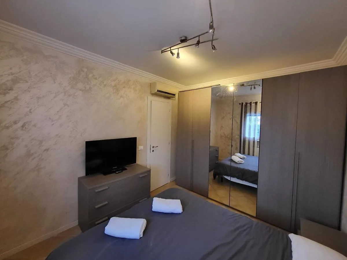 Sweet House Fiumicino Apartment